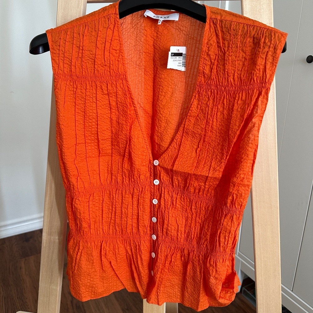 FRAME Ruched Cotton V-Neck Sleeveless Blouse - Picture 4 of 8